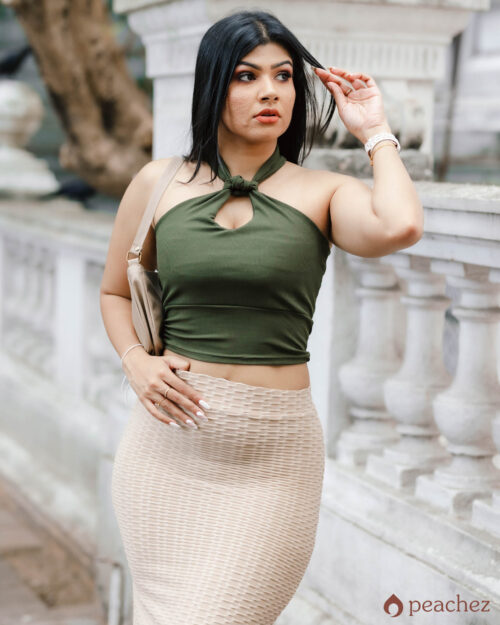 Cut out crop knit  top