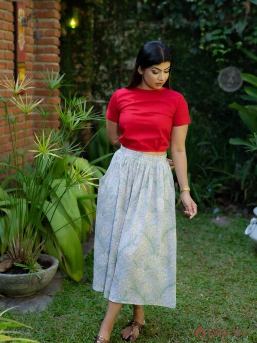 Button detail linen crop shirt